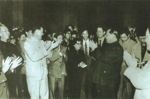 1637659793991363.jpg 1987年5月16日,,中共中央政治局委員,、書記處書記習(xí)仲勛(右2)接見我院代表并作出重要指示.jpg